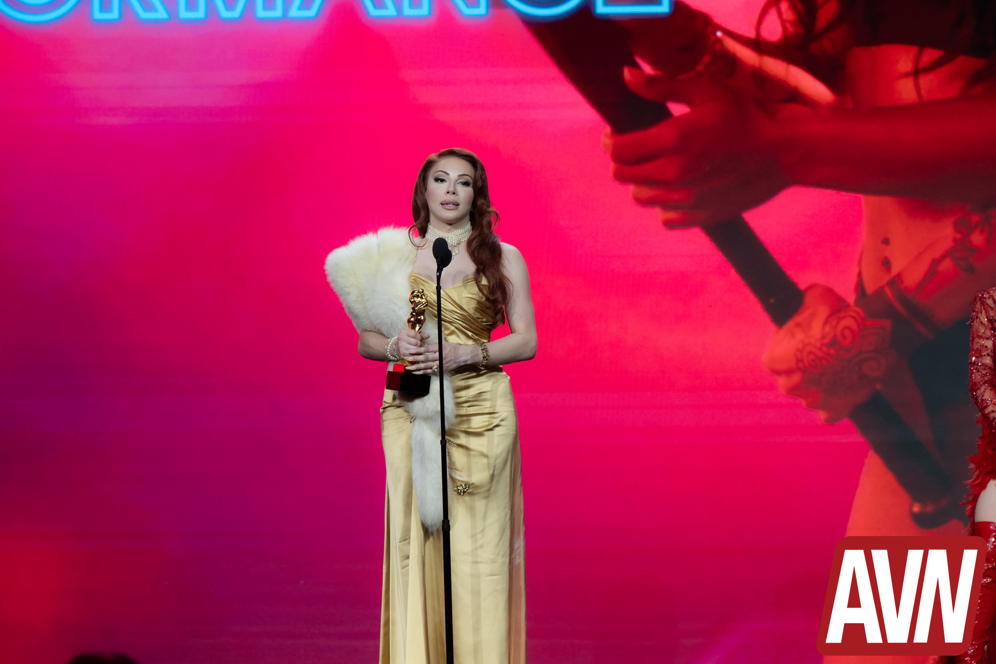 ArielDemure.jpg Image